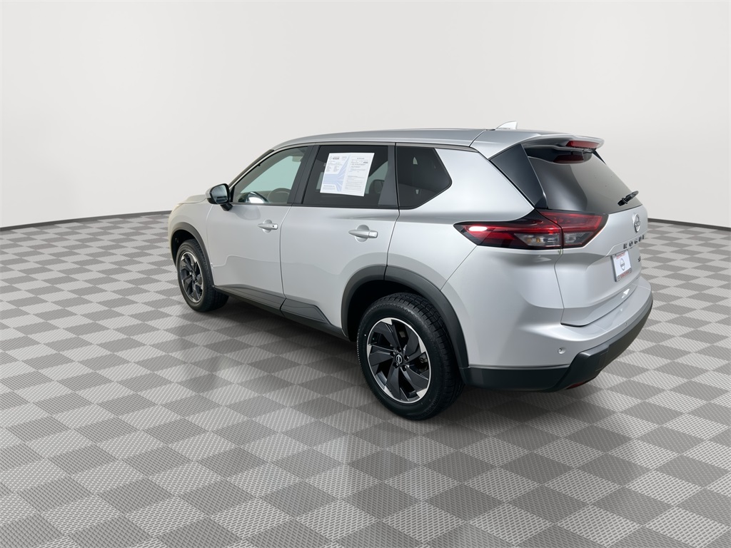 2024 Nissan Rogue SV photo 5