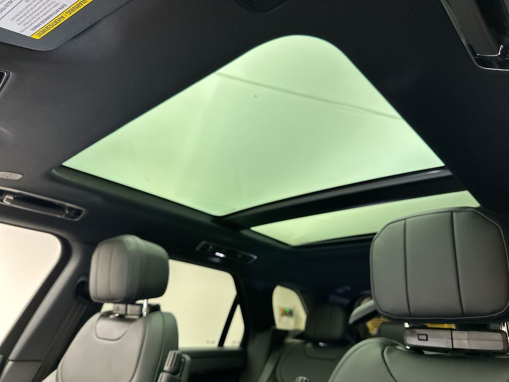 2025 Land Rover Range Rover Sport SE photo 10