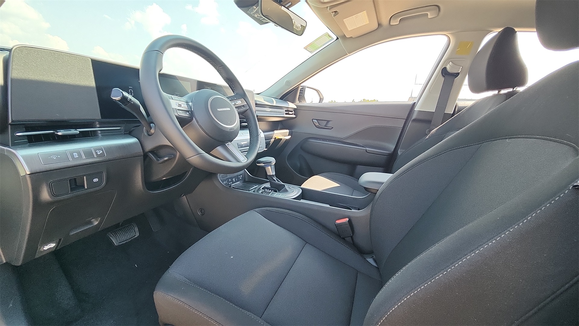 2026 Hyundai Kona SEL photo 9