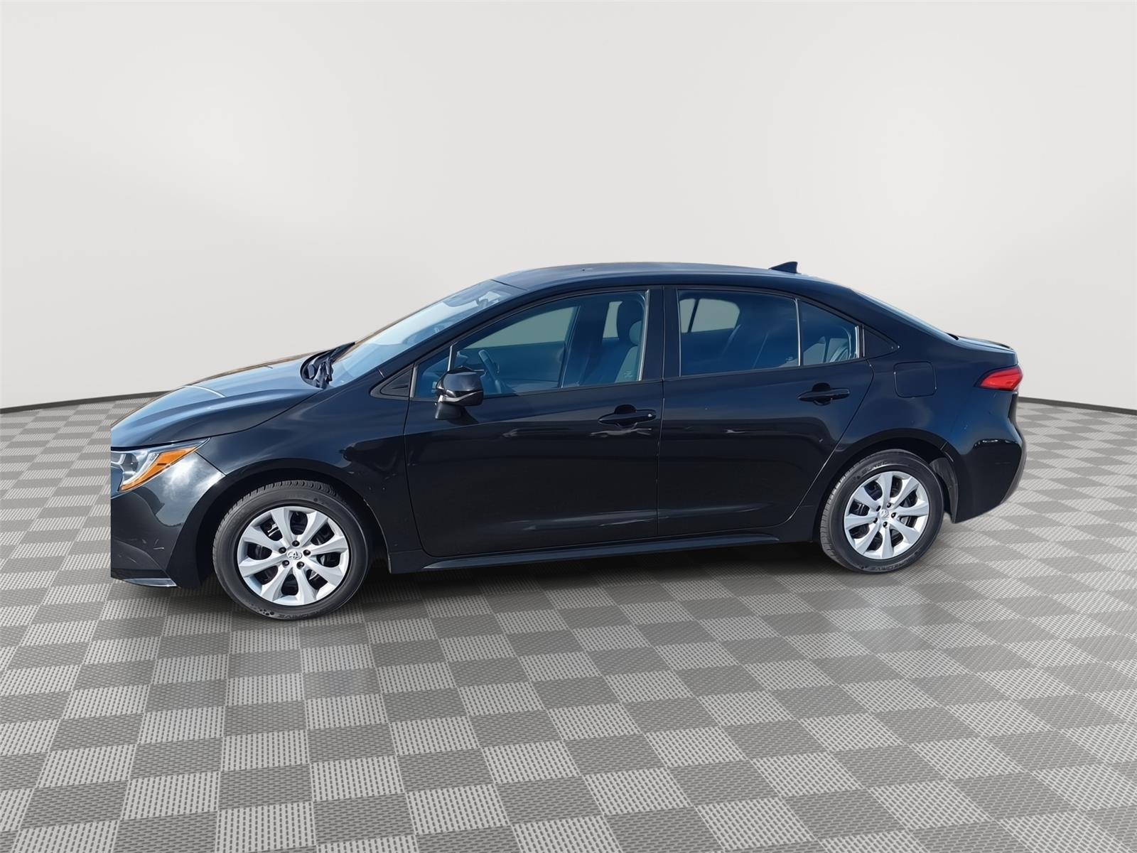 Used 2021 Toyota Corolla LE with VIN 5YFEPMAEXMP208966 for sale in Moses Lake, WA