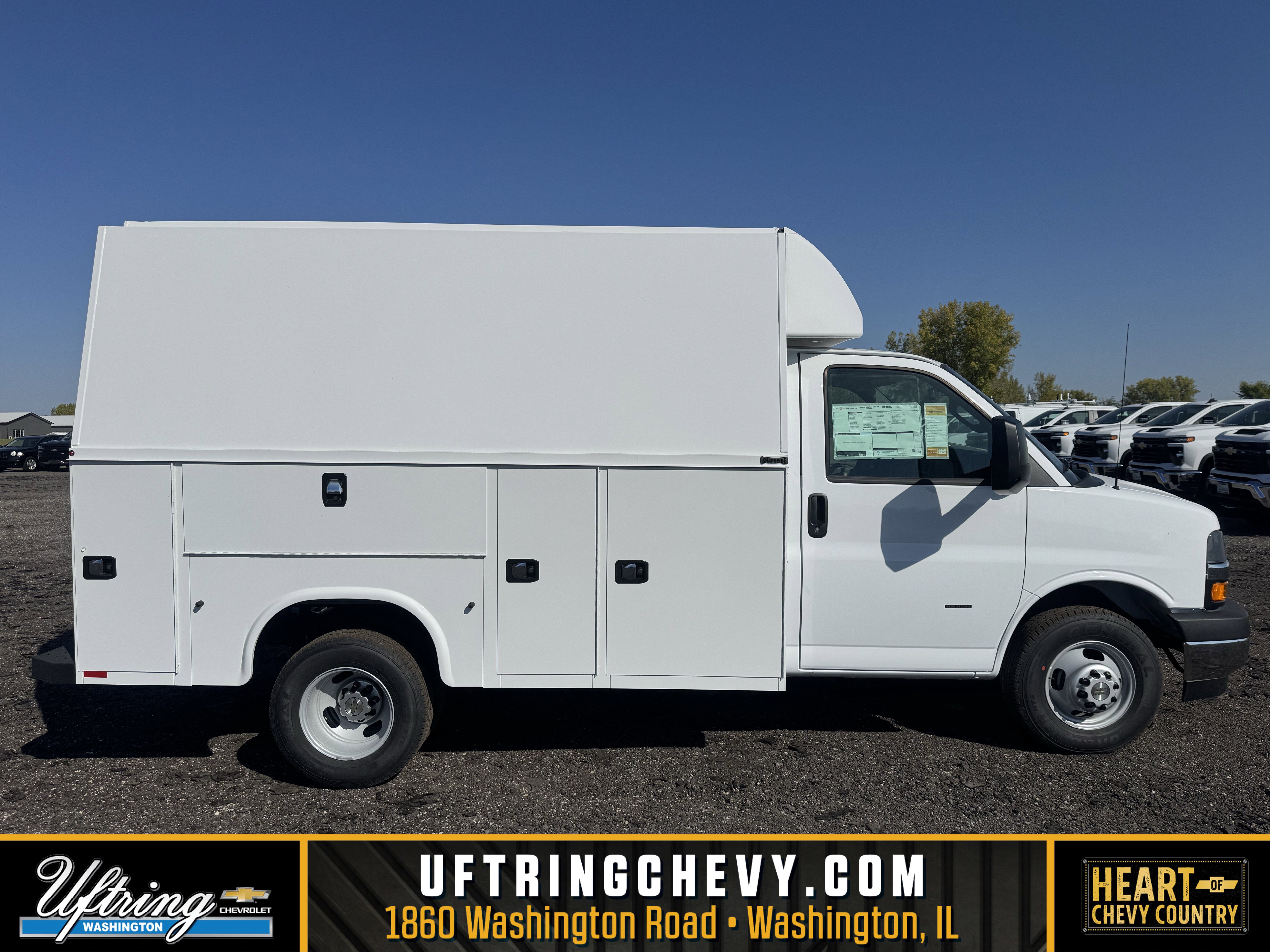 2025 Chevrolet Express Cutaway Base's photo