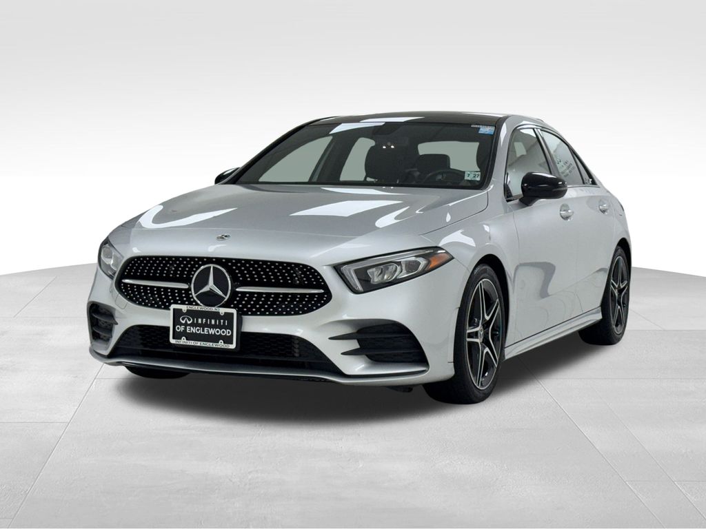 2022 Mercedes Benz A 220 4MATIC photo 4