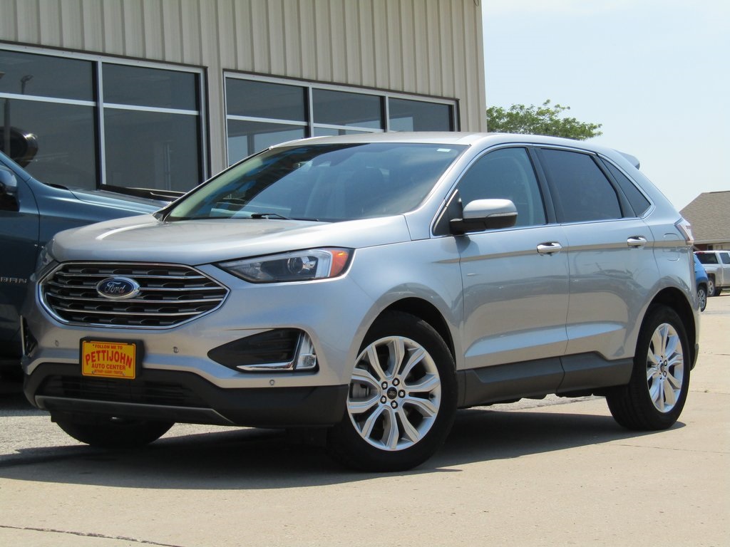 2024 Ford Edge Titanium photo 9