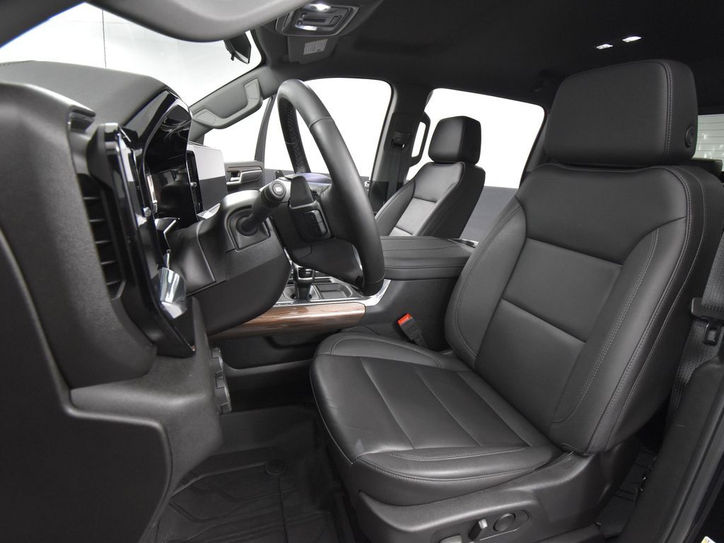 2025 Chevrolet Silverado 1500 RST photo 19