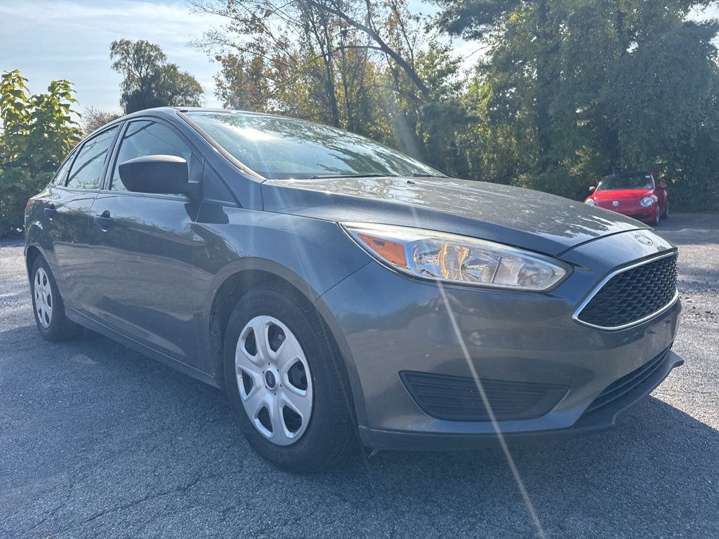 2017 Ford Focus S photo 3