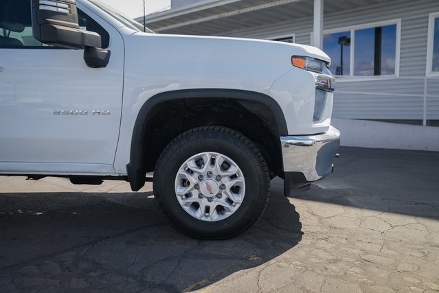 2022 Chevrolet Silverado 3500HD LT photo 3