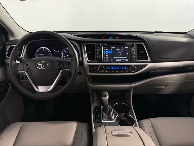 2017 Toyota Highlander XLE photo 19