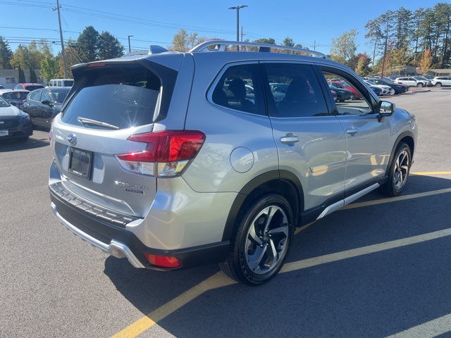 2023 Subaru Forester Touring photo 4