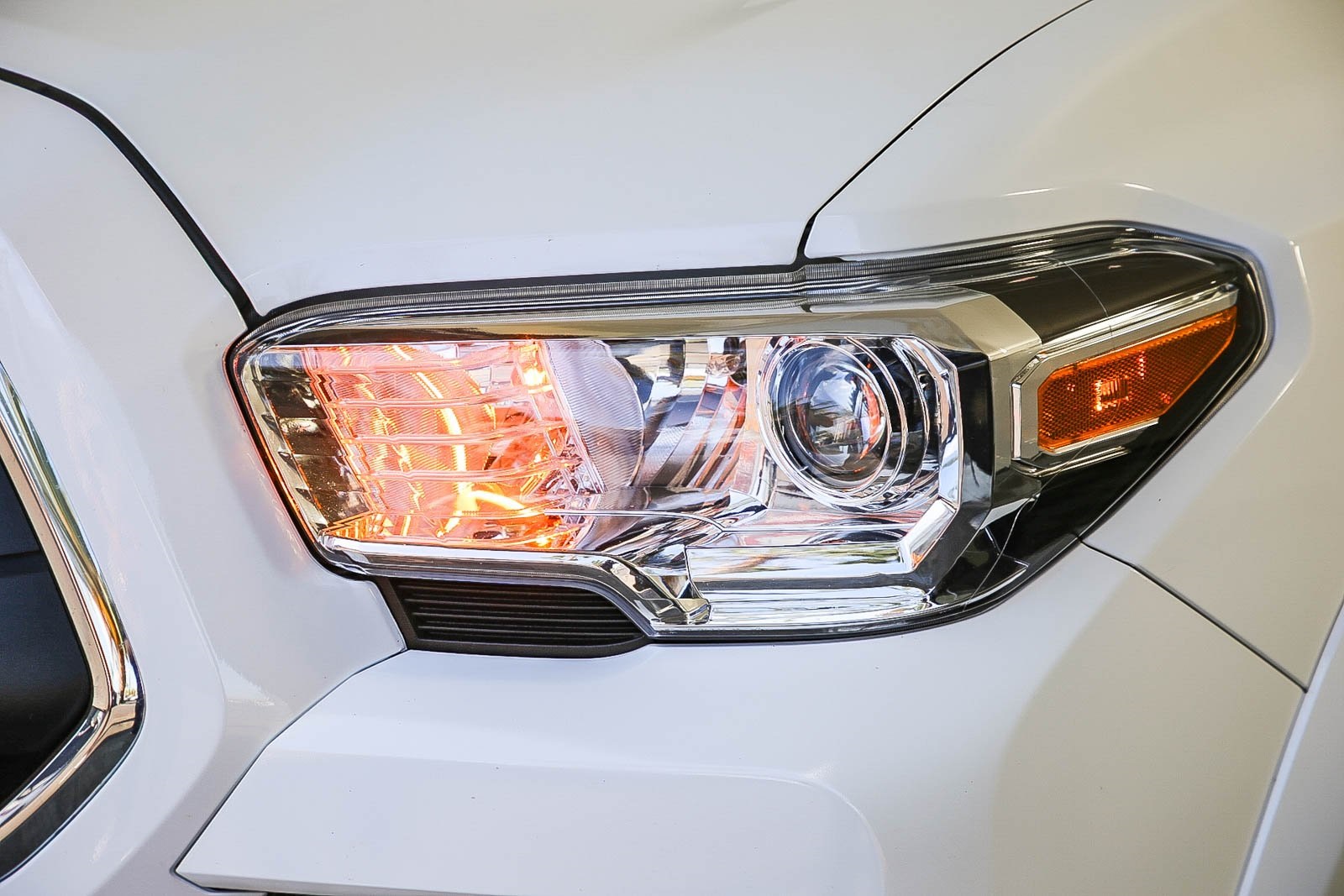 2022 Toyota Tacoma TRD Off-Road photo 4