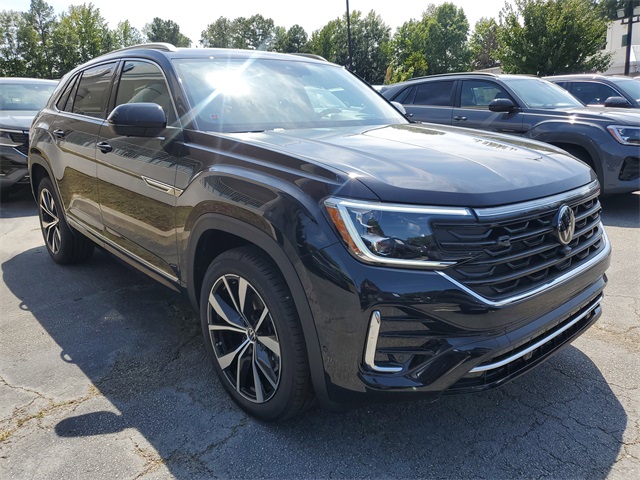 2026 Volkswagen Atlas Cross Sport SEL Premium R-Line photo 2