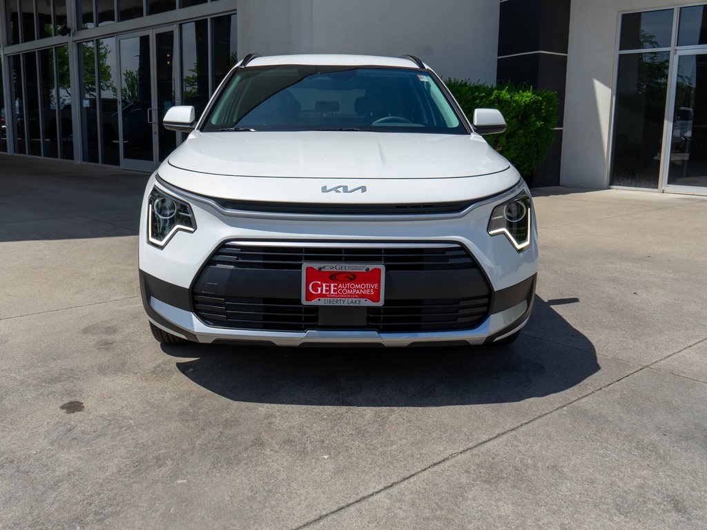 2025 Kia Niro EX photo 2
