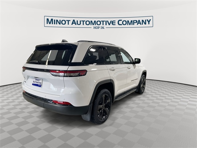 2022 Jeep Grand Cherokee Altitude photo 4
