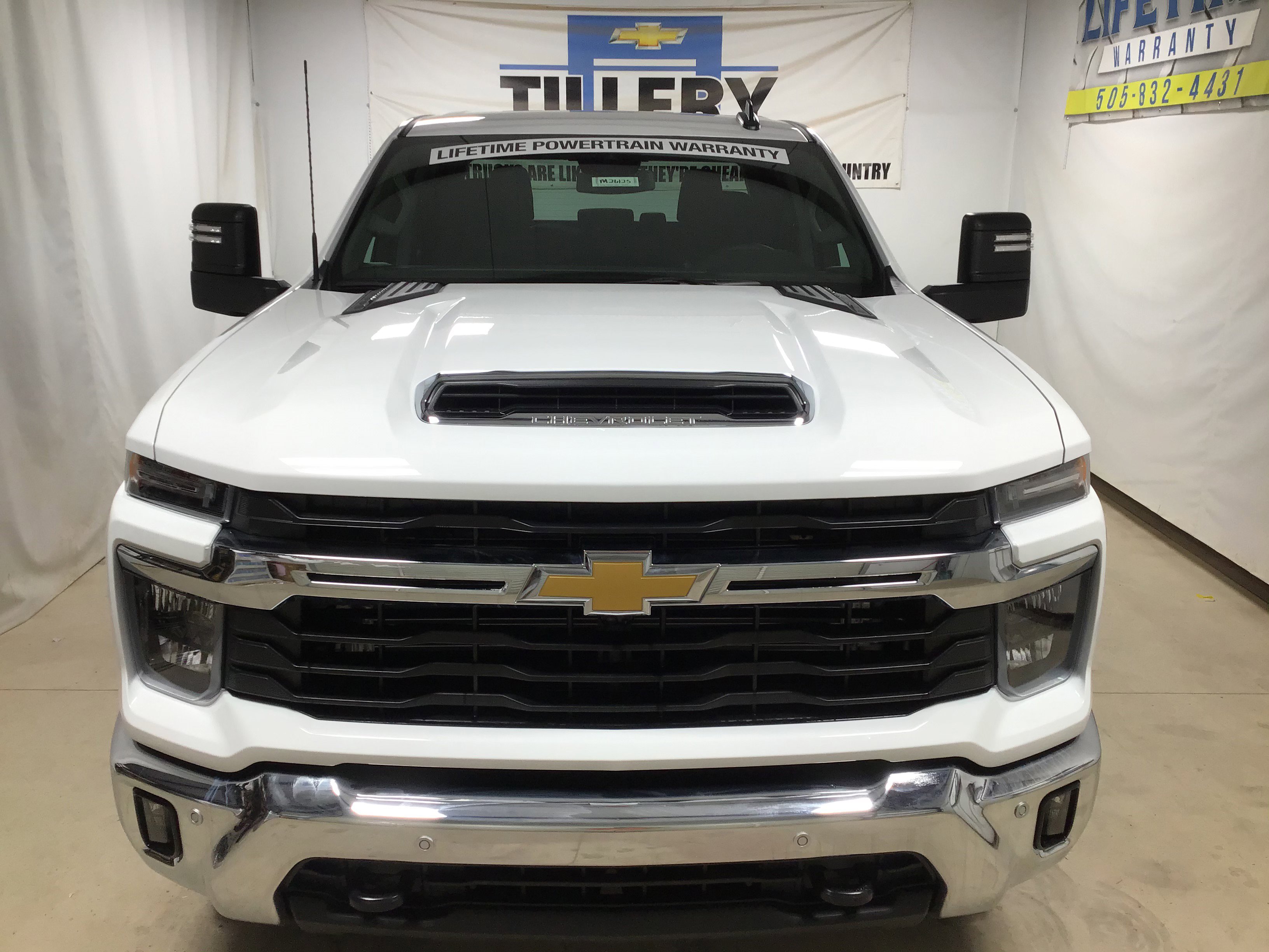2026 Chevrolet Silverado 2500HD LT photo 2