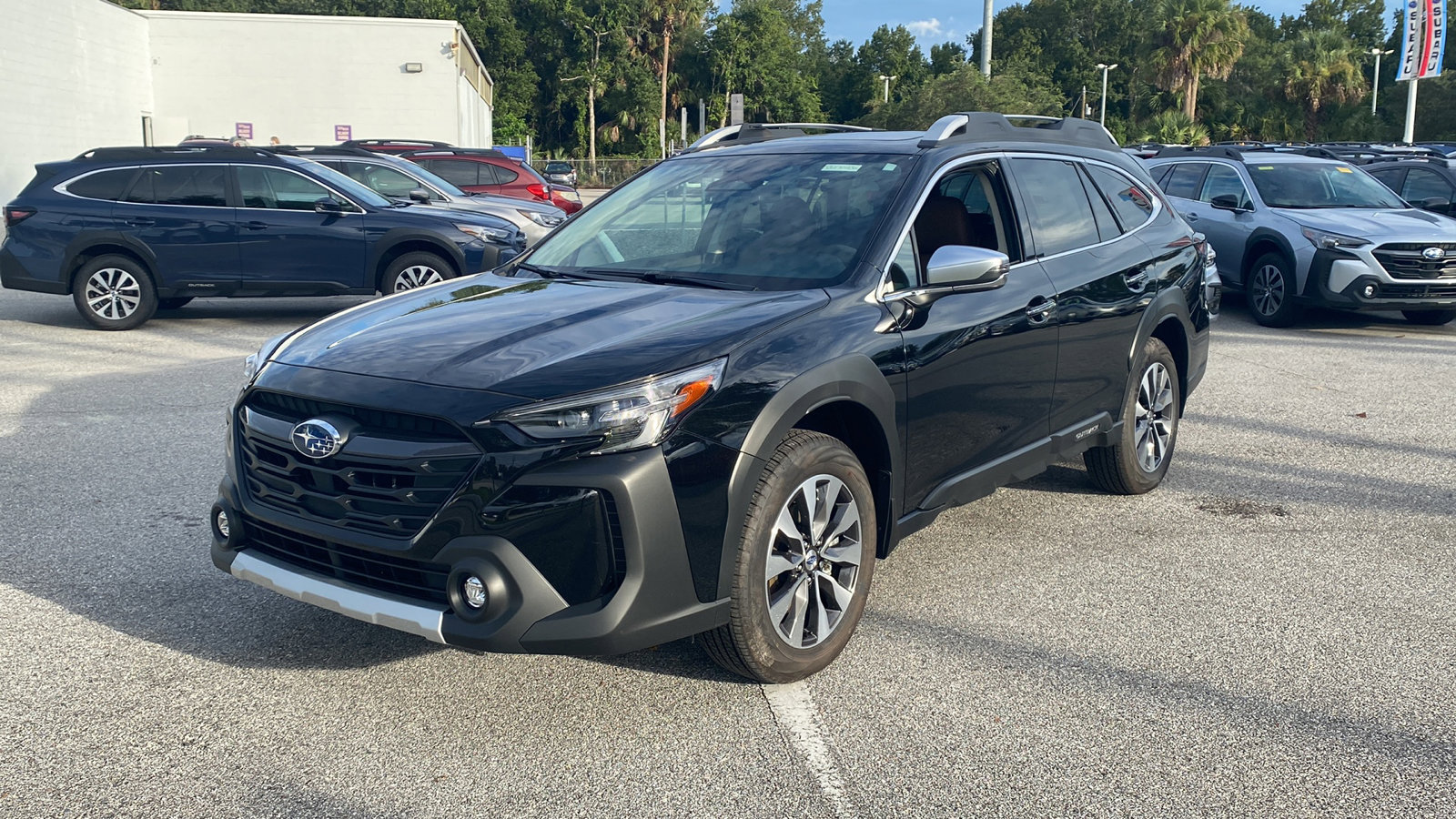 2025 Subaru Outback Touring photo 3