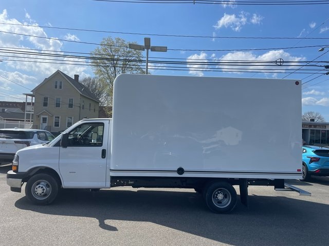 2025 Chevrolet Express 3500 Work Van photo 2