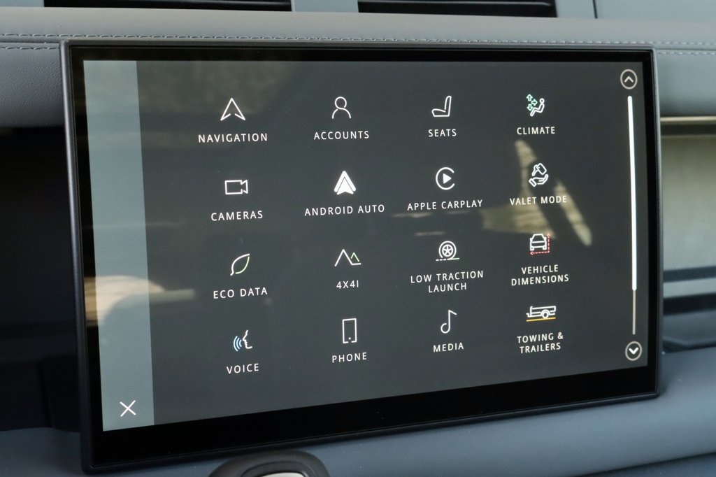 2025 LAND ROVER DEFENDER - Image 22