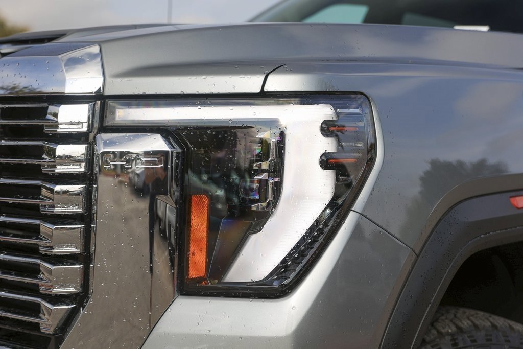 2025 Gmc Sierra 3500 HD Denali photo 2