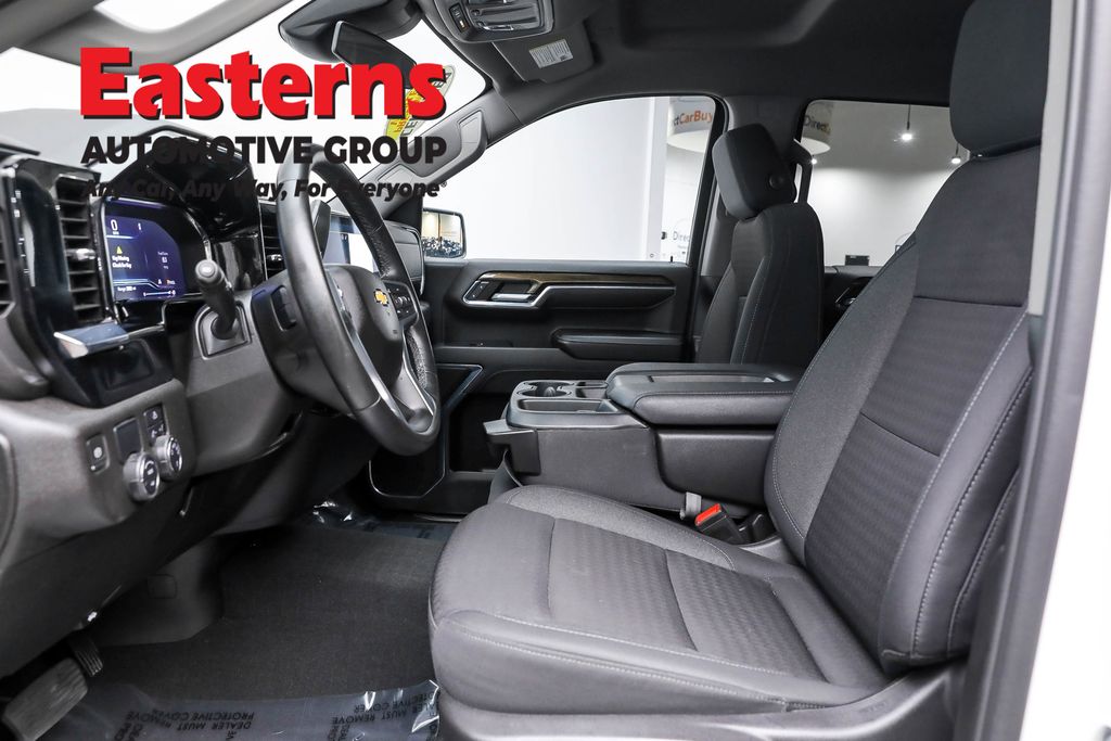 2024 Chevrolet Silverado 1500 LT photo 12