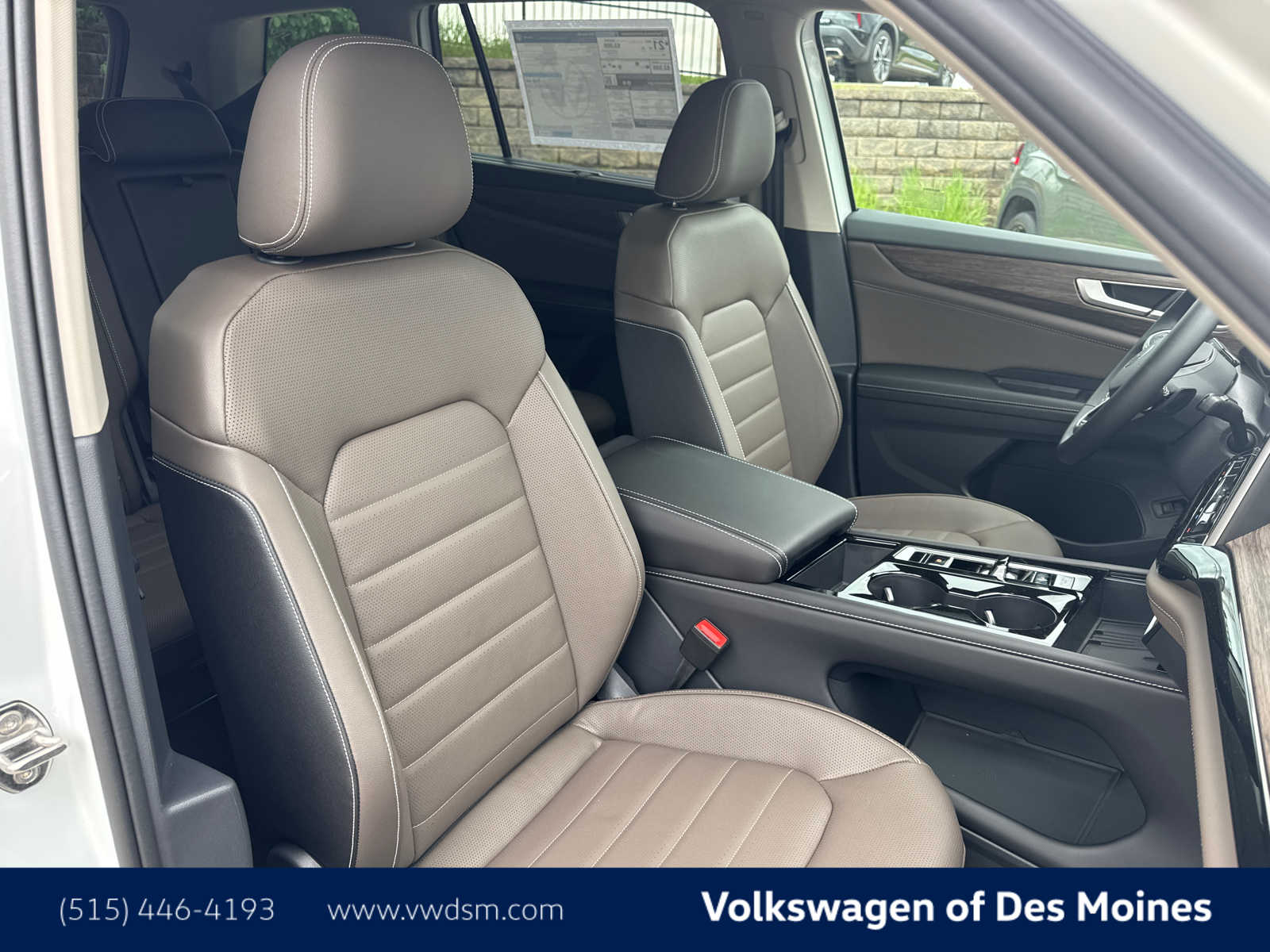 2025 Volkswagen Atlas SEL photo 12