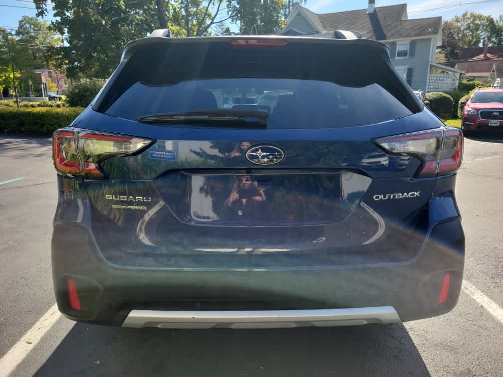 2022 Subaru Outback Limited XT photo 3
