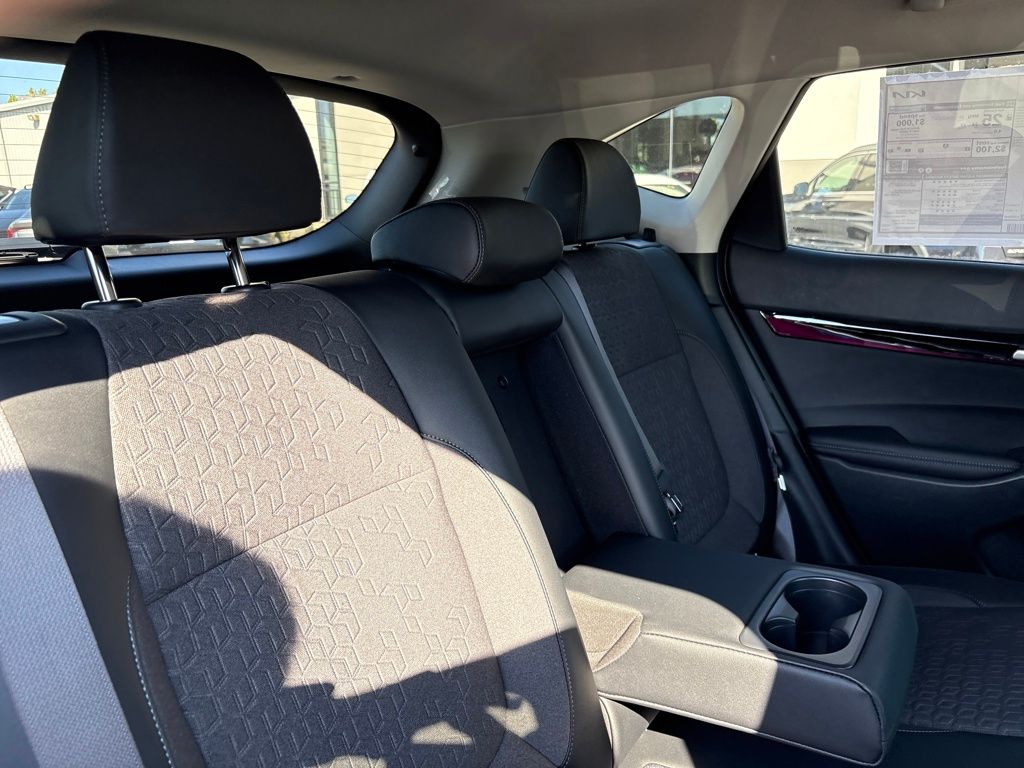 2025 Kia Seltos X-Line photo 24