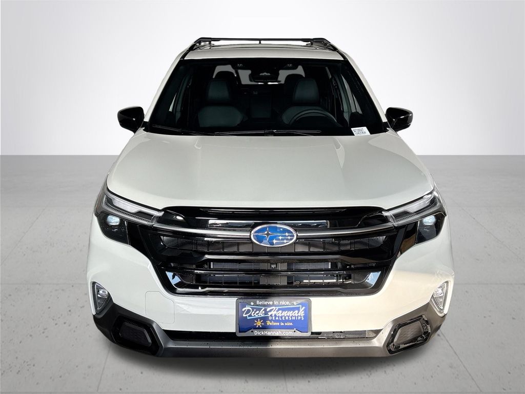 2025 Subaru Forester Touring photo 3