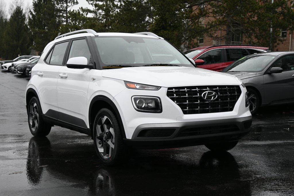 2026 Hyundai Venue SEL's photo