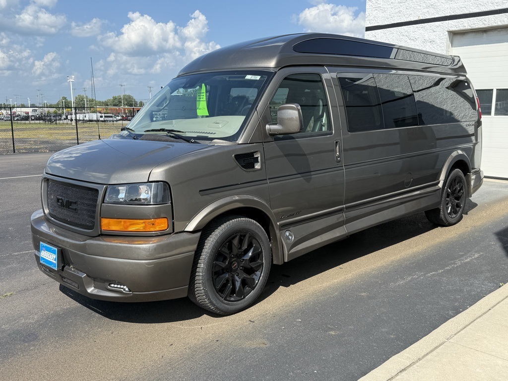 2025 Gmc Savana photo 7