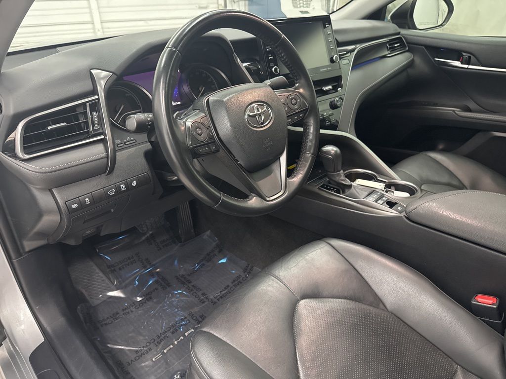 2022 Toyota Camry Hybrid XSE photo 7