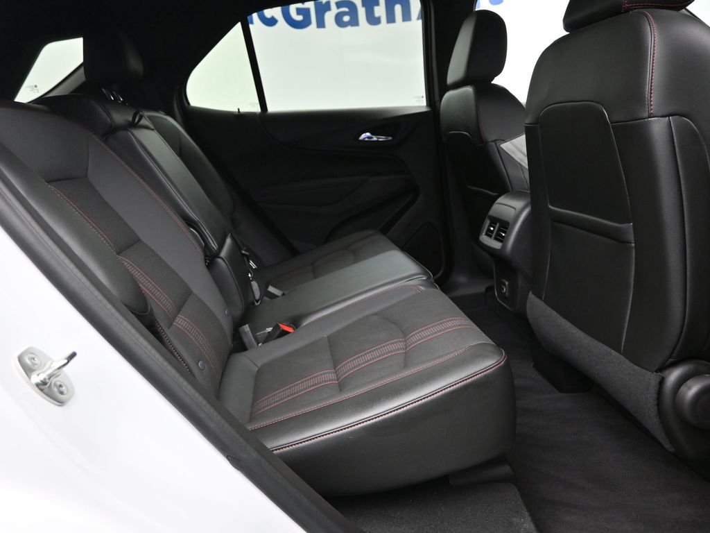 2024 Chevrolet Equinox RS photo 3