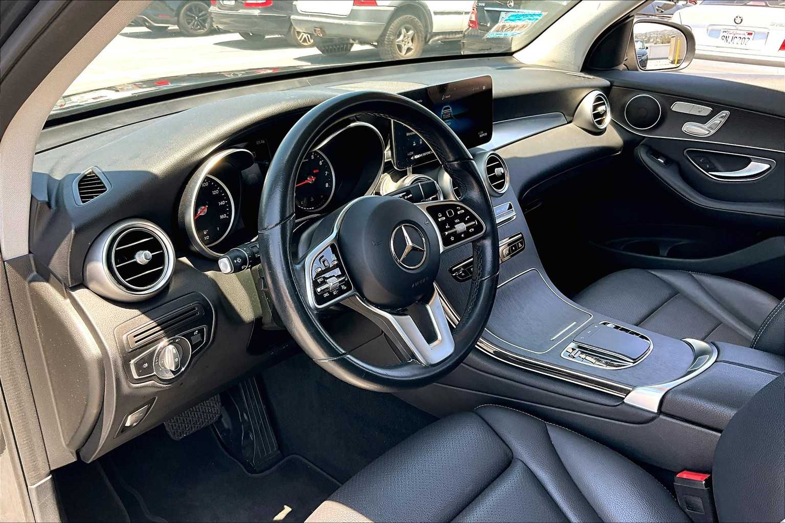 2022 Mercedes Benz GLC 300 photo 17