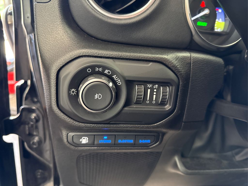 2022 Jeep Wrangler Unlimited Sahara 4xe photo 26