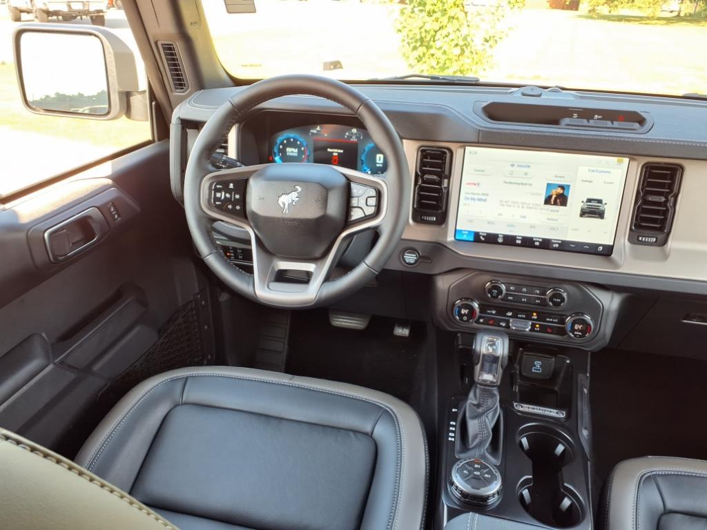 2025 Ford Bronco Outer Banks photo 24