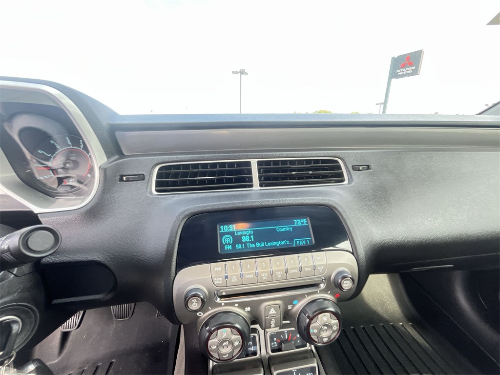 2010 Chevrolet Camaro 2LT photo 16