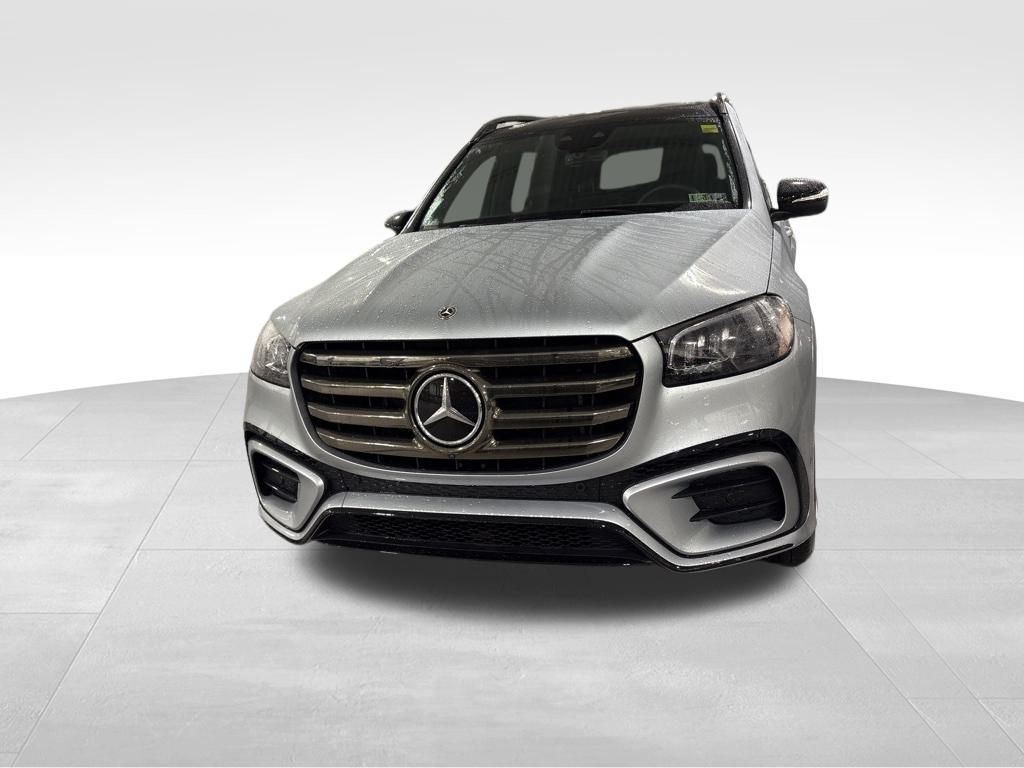 2025 Mercedes Benz GLS 450 4MATIC photo 3