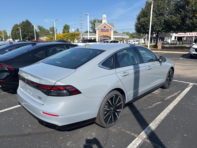 2025 Honda Accord Hybrid Touring photo 8