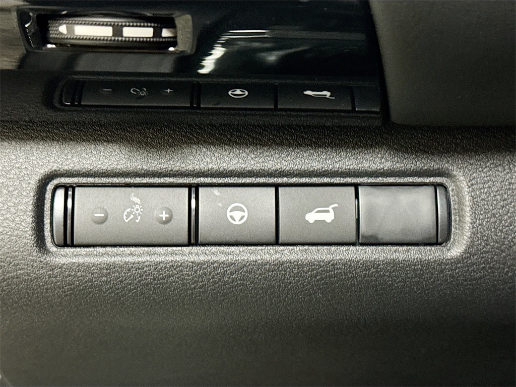 2025 Nissan Pathfinder SV photo 33