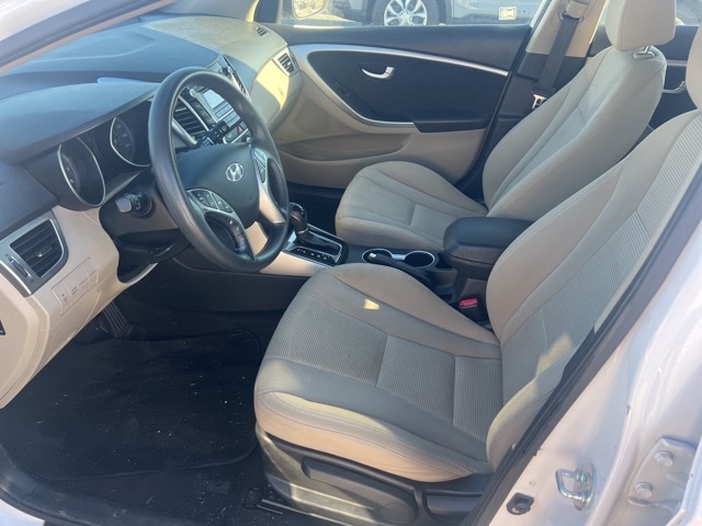 2015 Hyundai Elantra GT Base photo 9