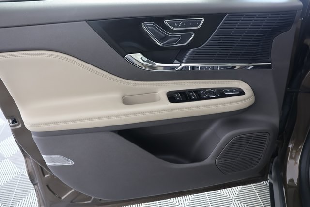 2022 Lincoln Corsair Standard photo 26