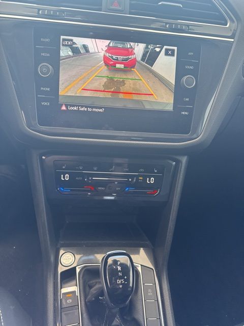 2023 Volkswagen Tiguan SE photo 3