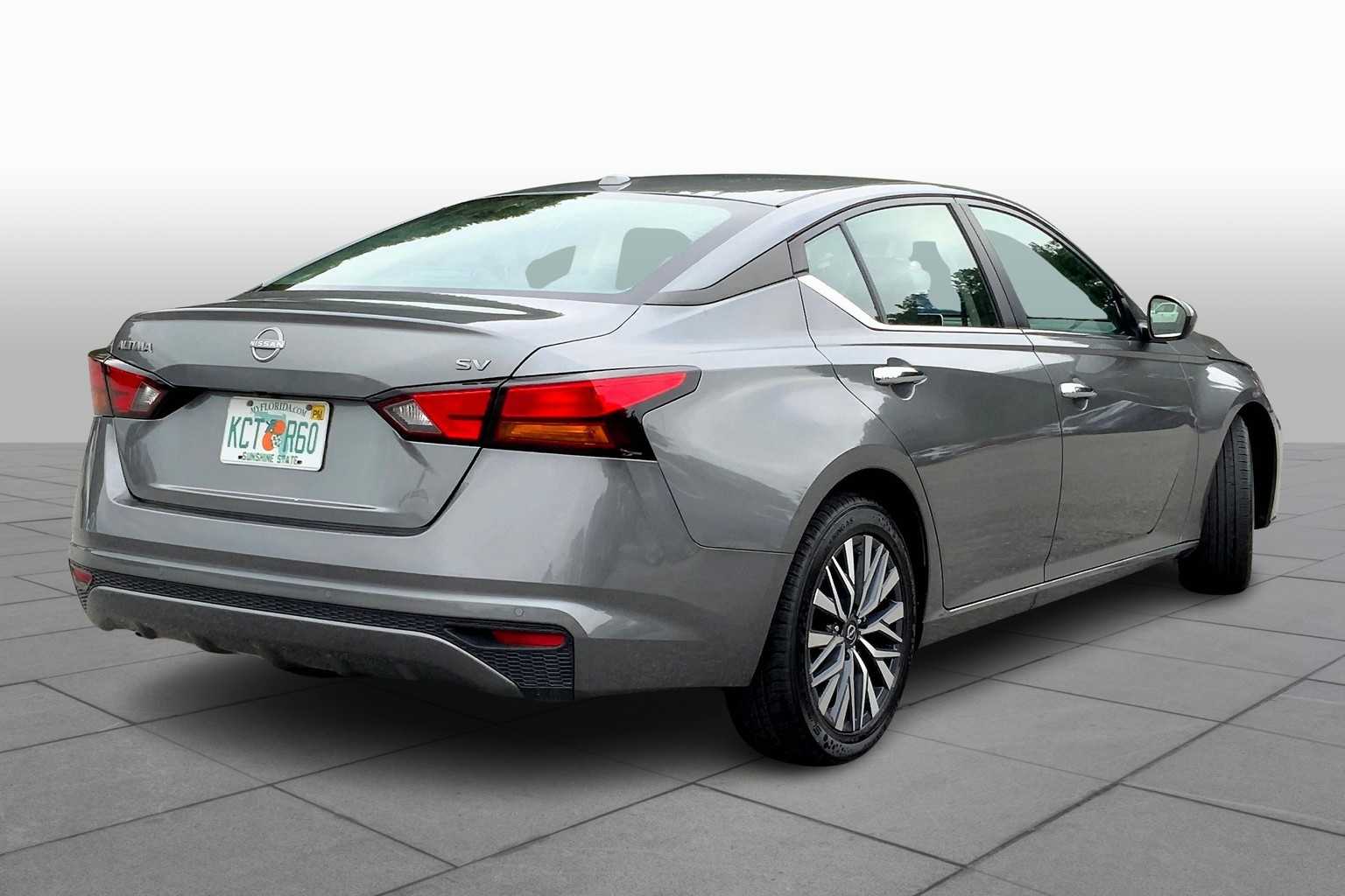2023 Nissan Altima 2.5 SV photo 11
