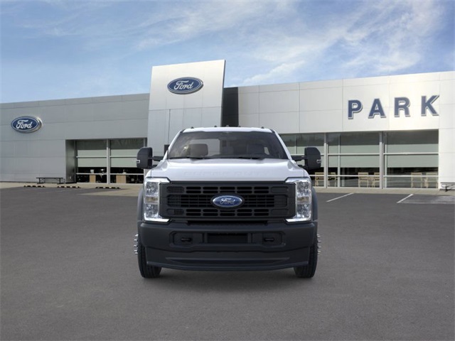 2025 Ford F-450 photo 6