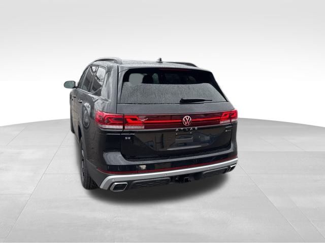 2025 Volkswagen Atlas Peak Edition SE photo 3