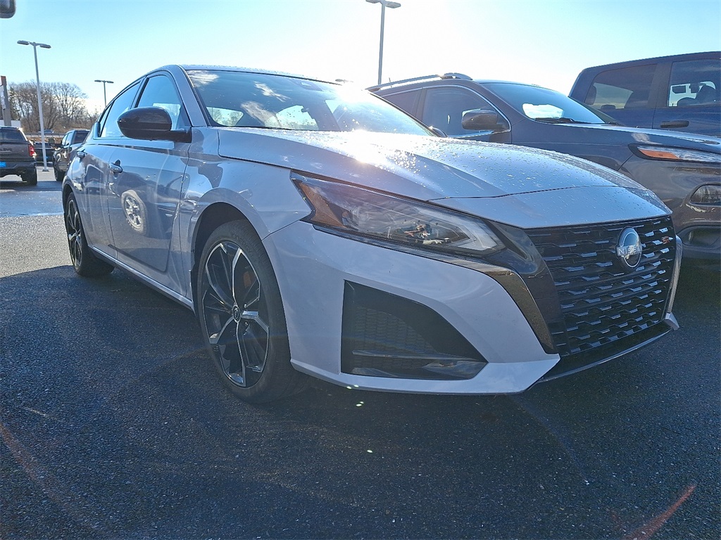2023 Nissan Altima SR