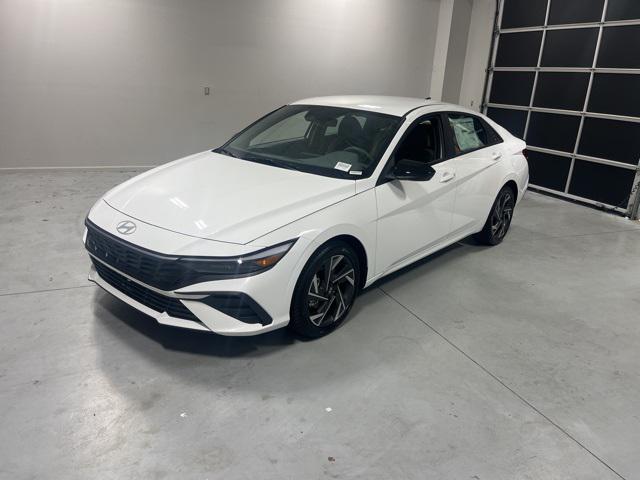 2025 Hyundai Elantra SEL Sport photo 3