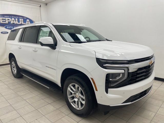 2026 Chevrolet Suburban LS's photo