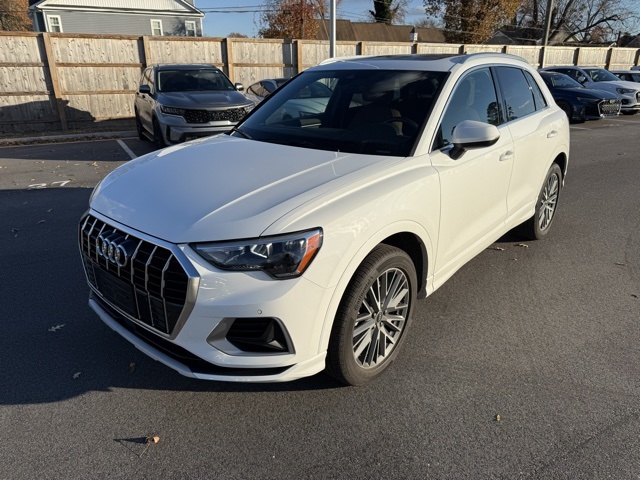 2021 Audi Q3 Premium photo 3