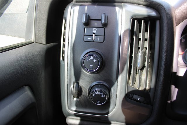 2015 Chevrolet Silverado 2500HD LT photo 21