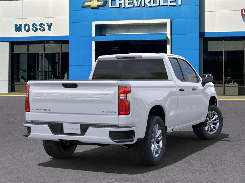 2025 Chevrolet Silverado 1500 Custom photo 4