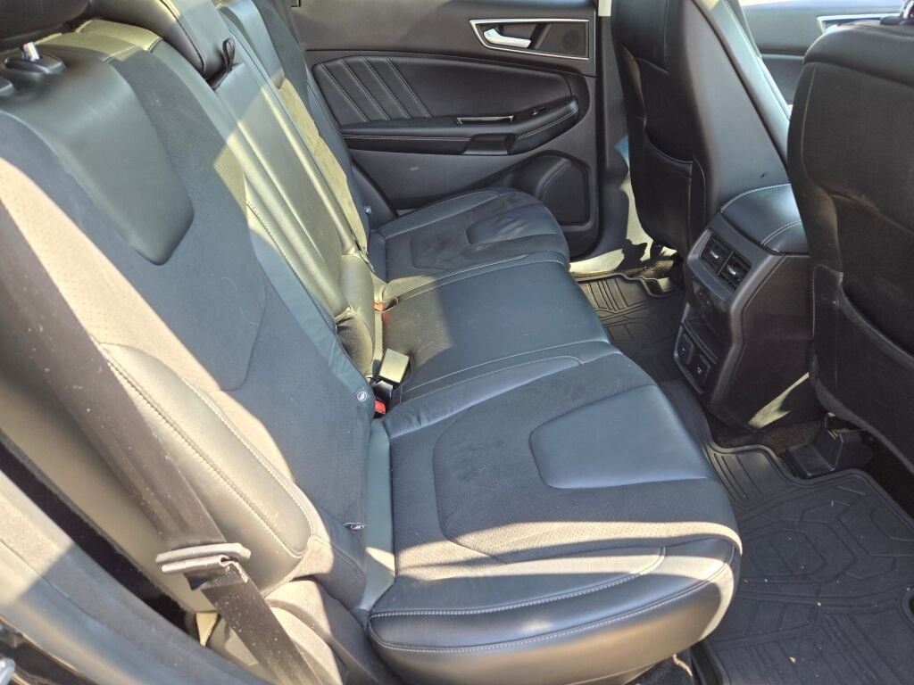 2015 Ford Edge Sport photo 6